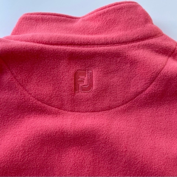 FootJoy Women’s Fleece half zip mid layer pullover with thumb holes - Picture 9 of 13